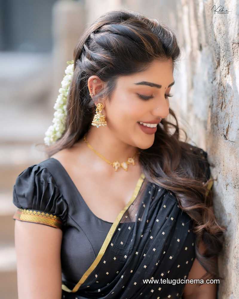 supriya stills 20032505