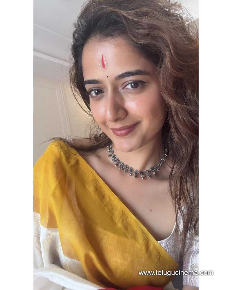 akaksha stills 30042503