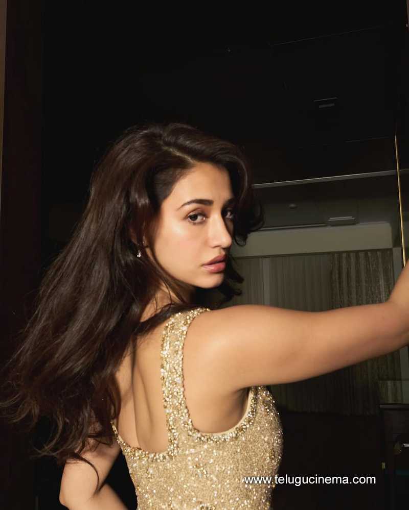 disha stills 01042504