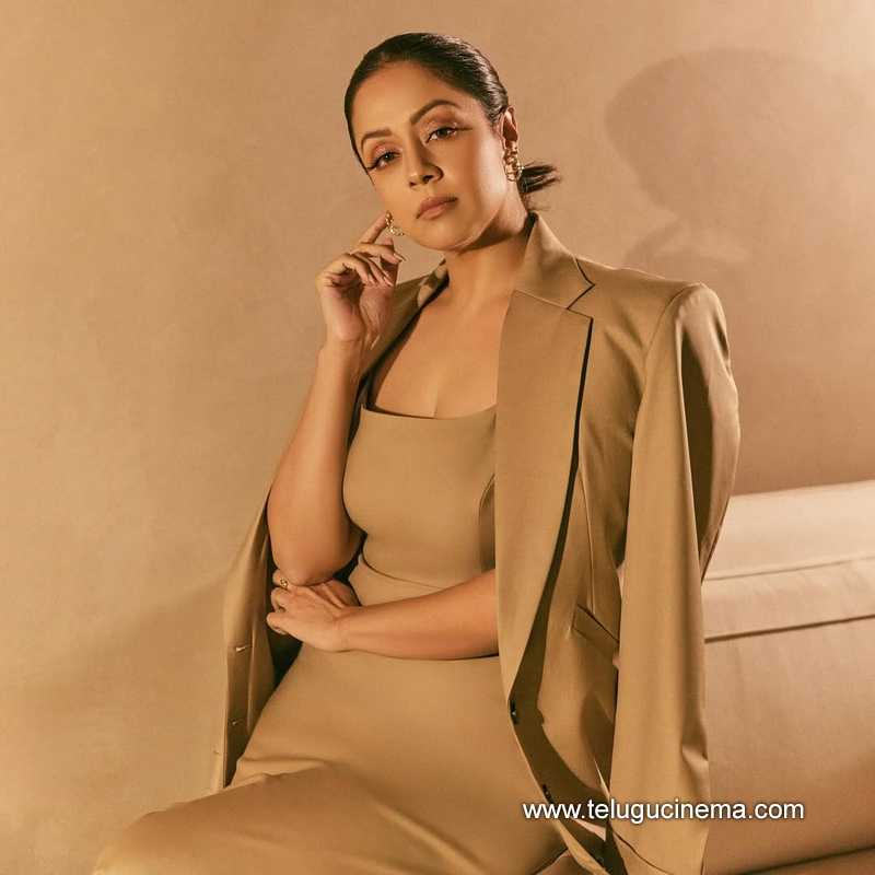 jyothika stills 02042503