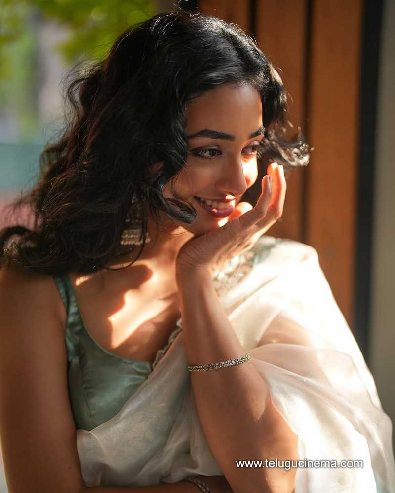 mujkhundan stills 12042502
