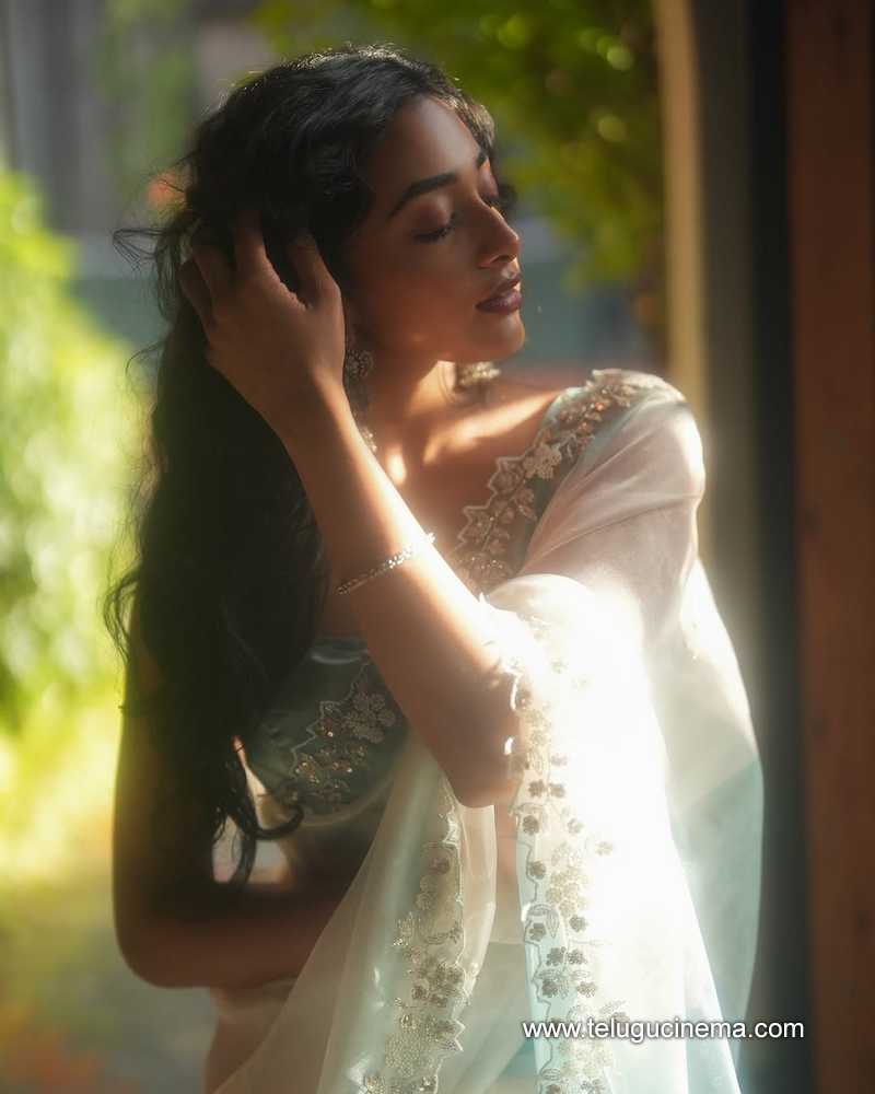 mujkhundan stills 12042503