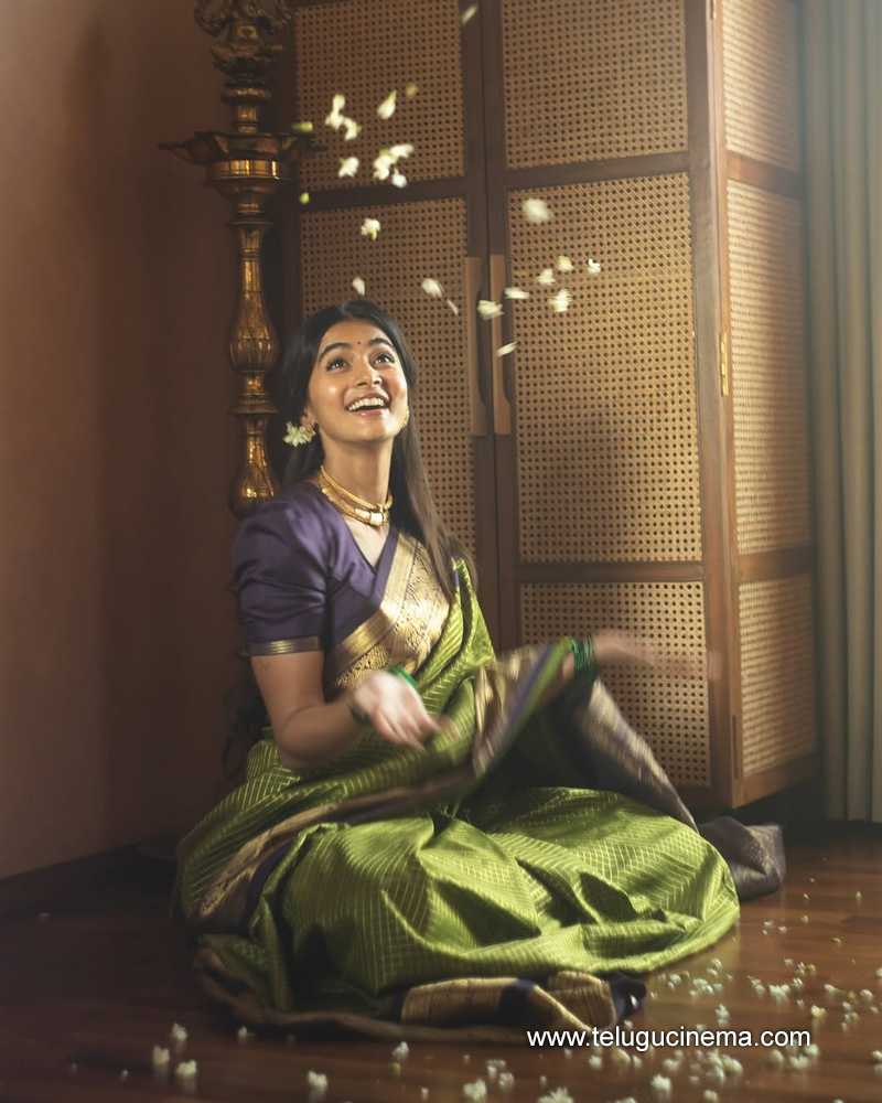 pooja stills 28042507