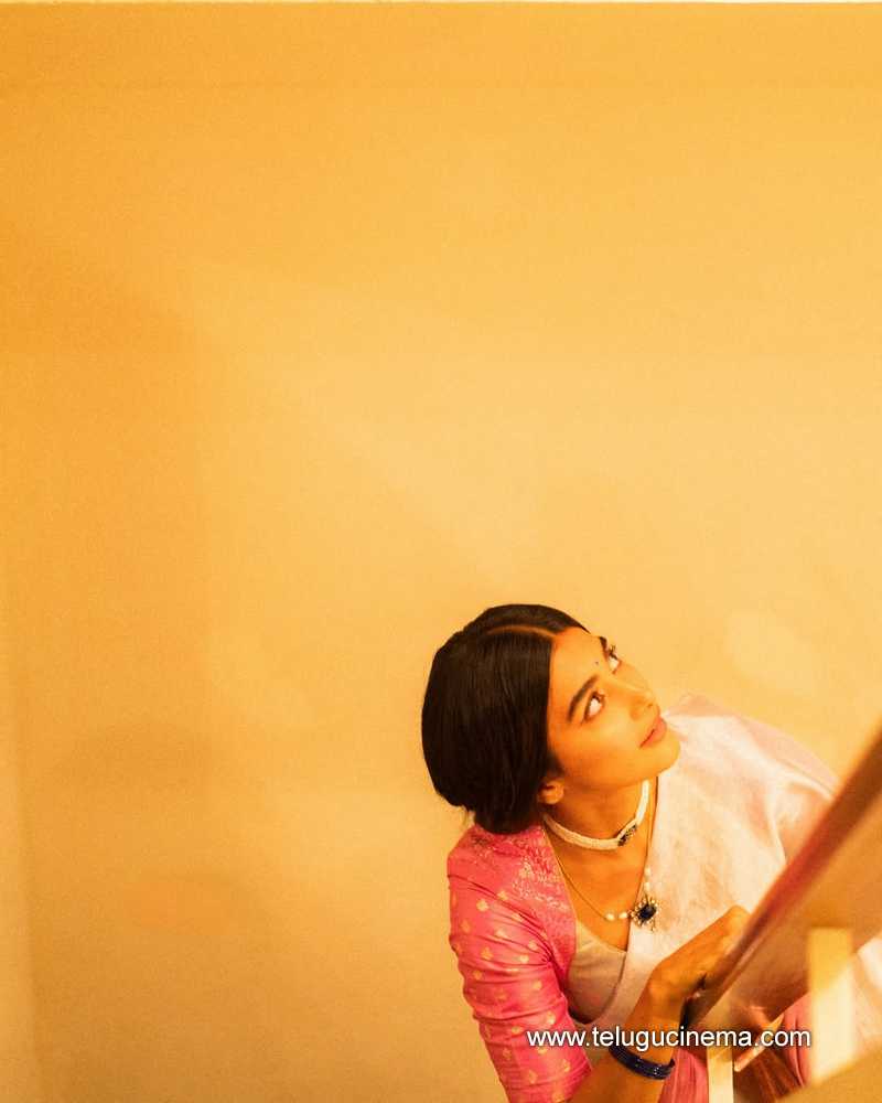 pooja stills 30042501