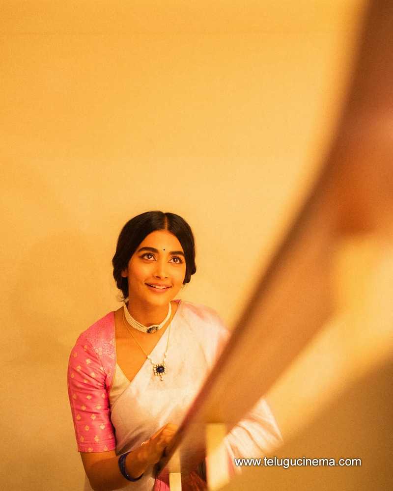 pooja stills 30042506