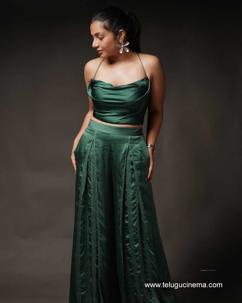 rejesh stills 19042503