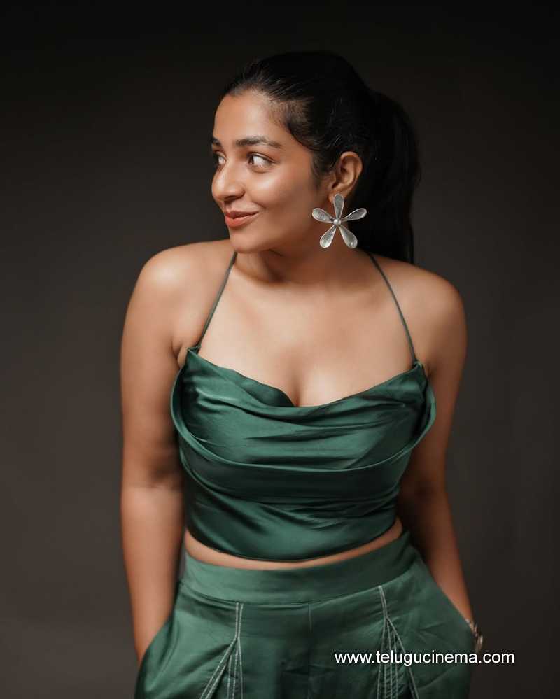 rejesh stills 19042504