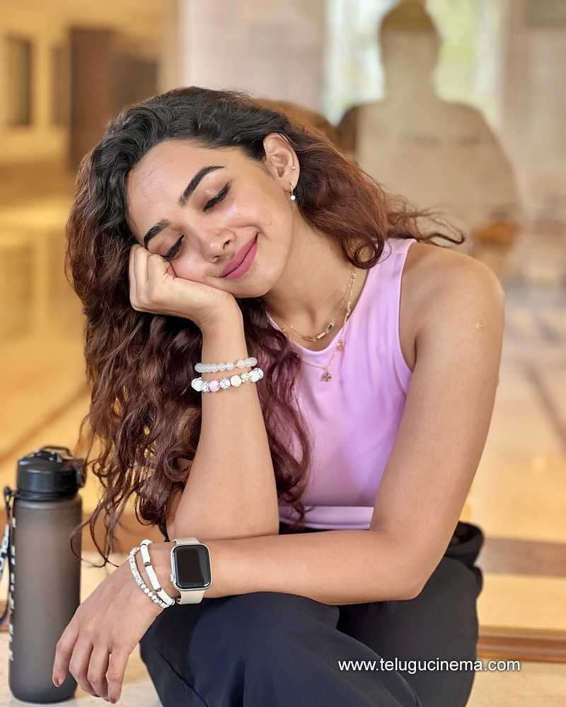 saanve stills 12042503