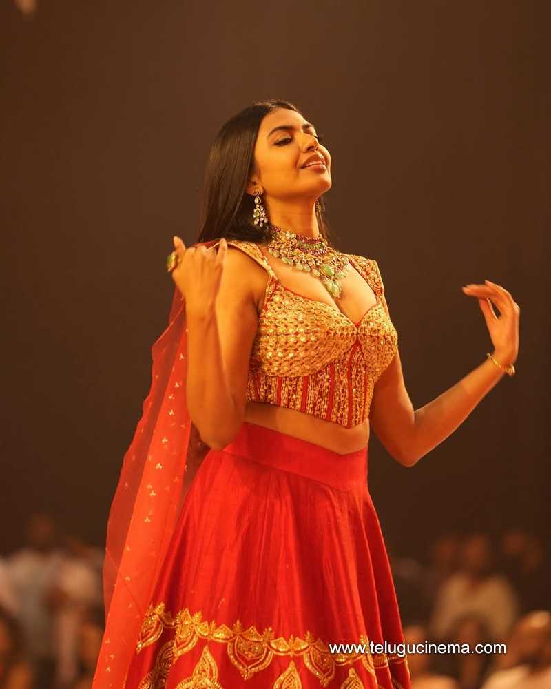 shivani stills 15042508