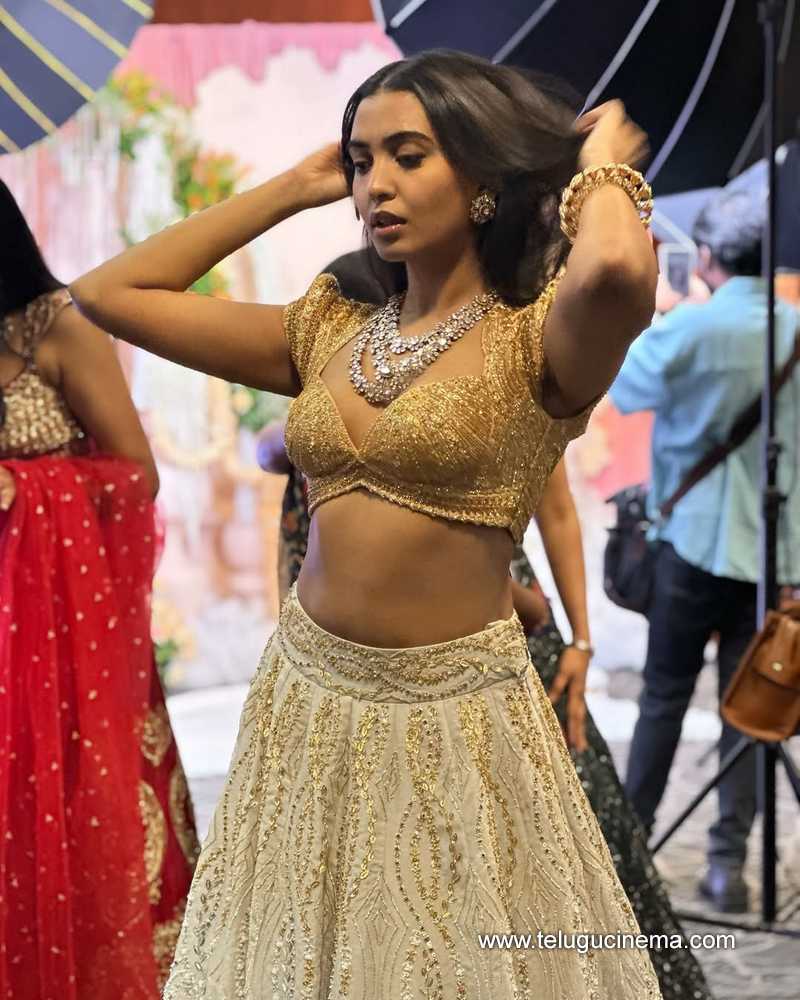 shivani stills 24042503