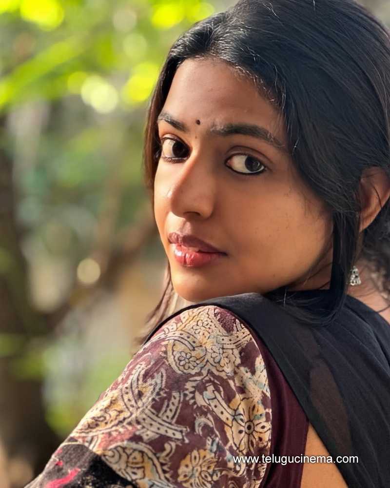 shivani stills 25042502