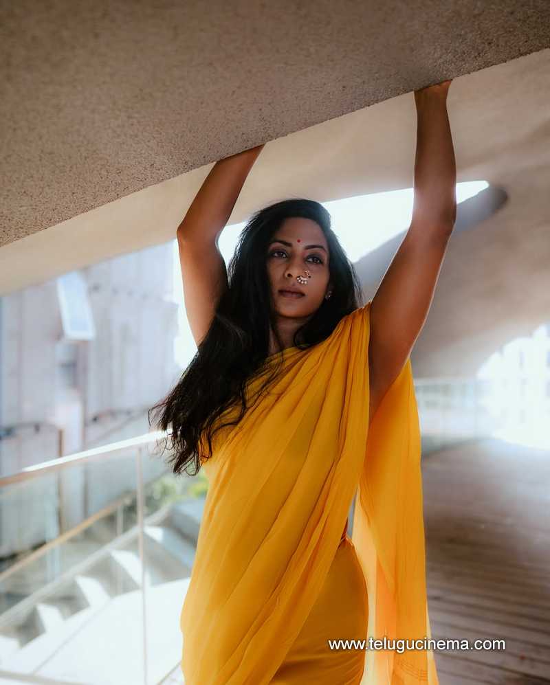 siyareddy stills 21042502