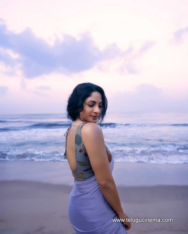 siyareddy stills 22042503