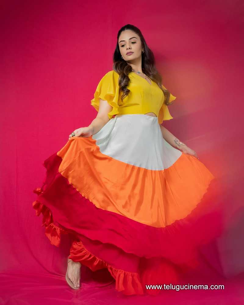 sreemukhi stills 22042508