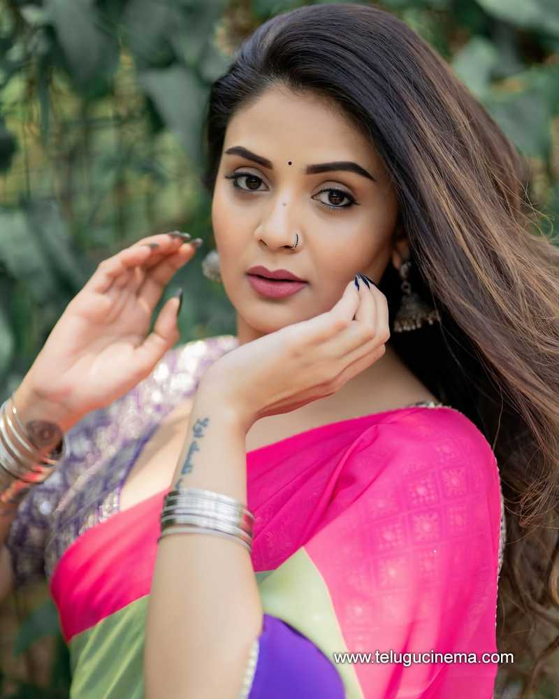 sreemukhi stills 26042503