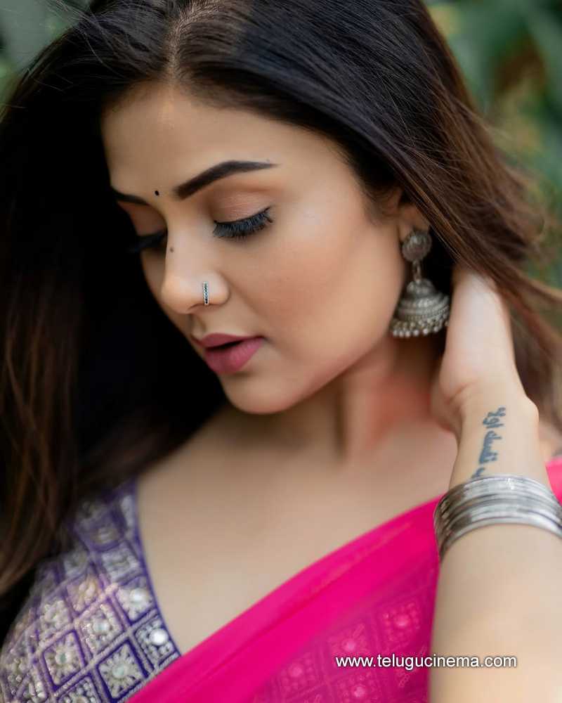 sreemukhi stills 26042514