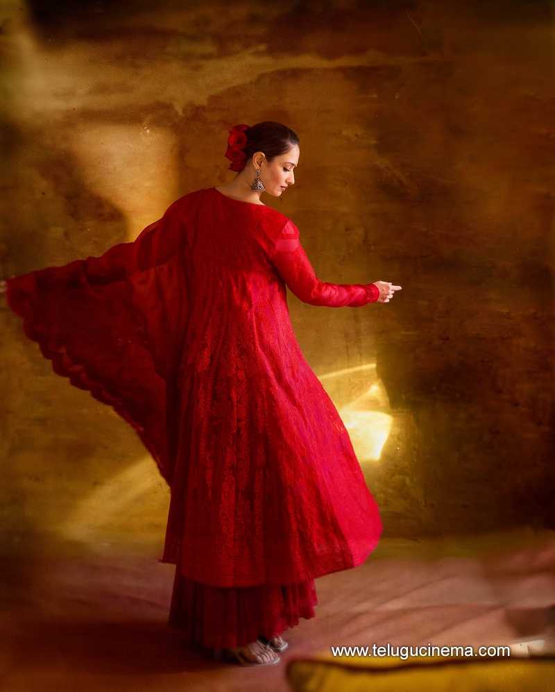 tamannah stills 08042508