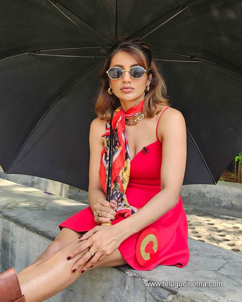 tejaswi stills 12042505