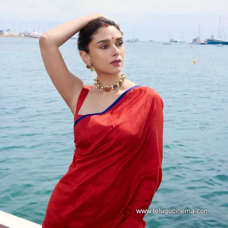 aditi stills 200525 02