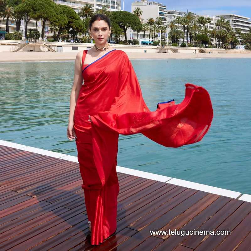 aditi stills 200525 06