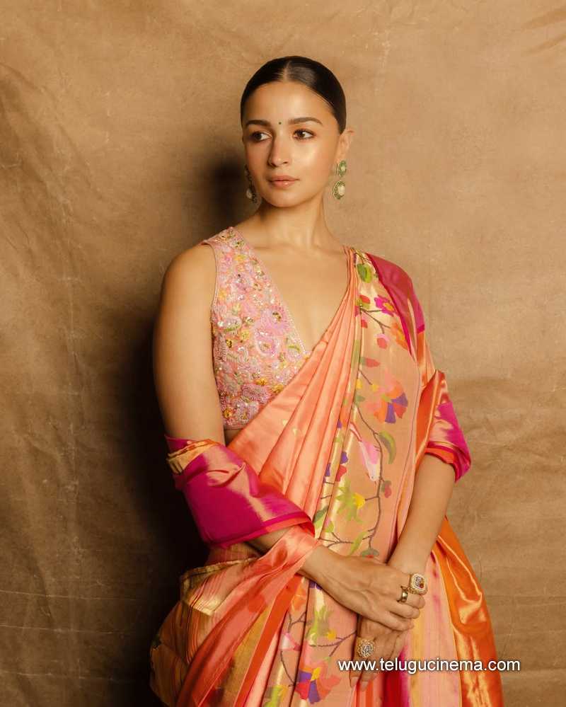 alia stills 01052503