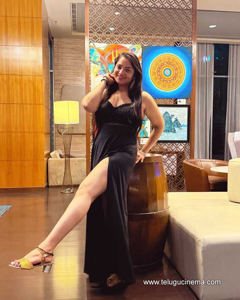 aswini stills 260525 04