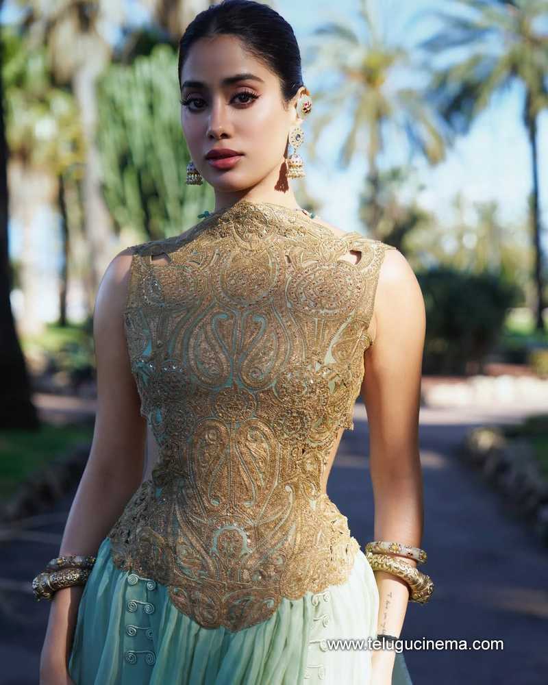jahnvikapoor stills 200525 02