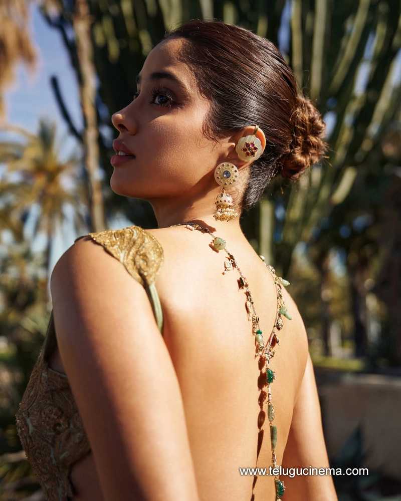 jahnvikapoor stills 200525 10