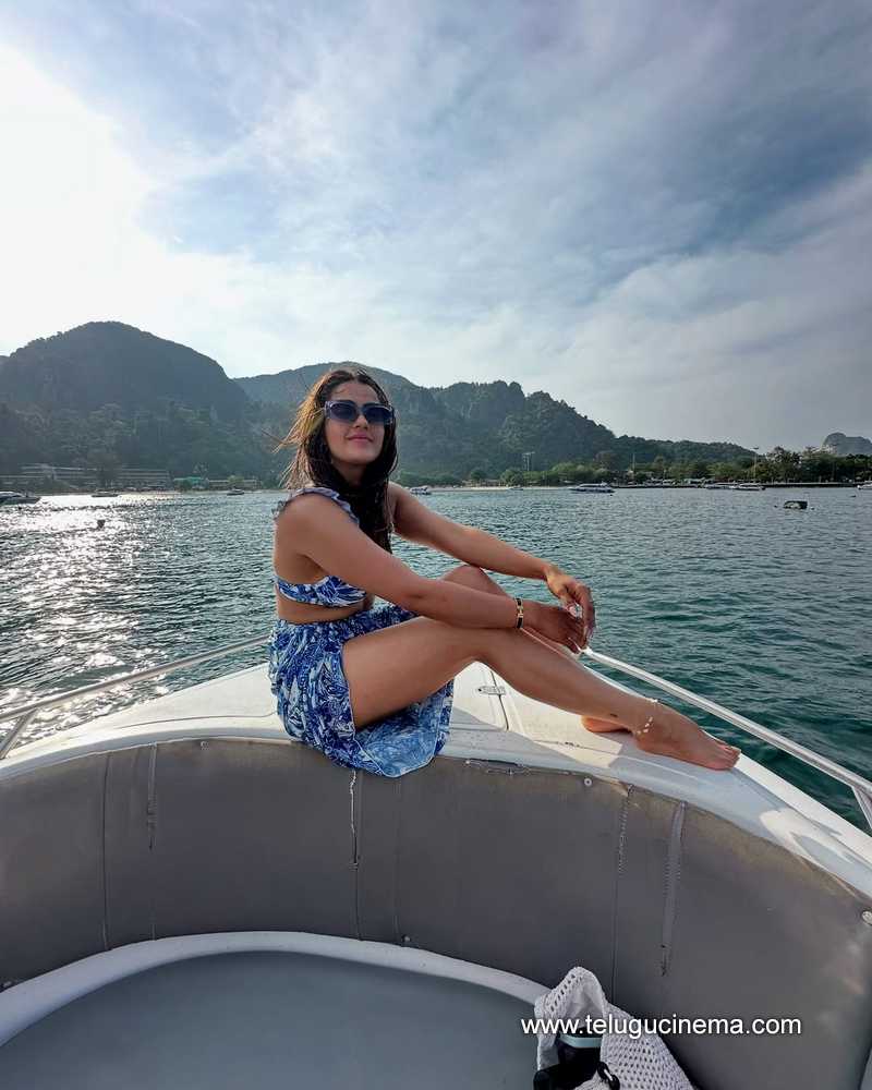 kavya stills 150525 03