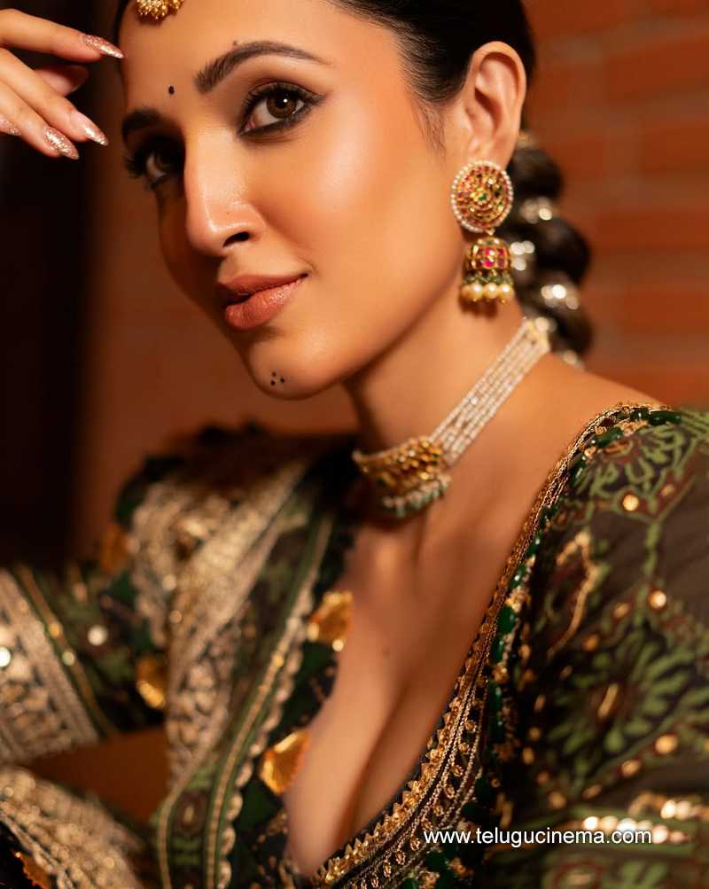 nehashetty stills 01052502