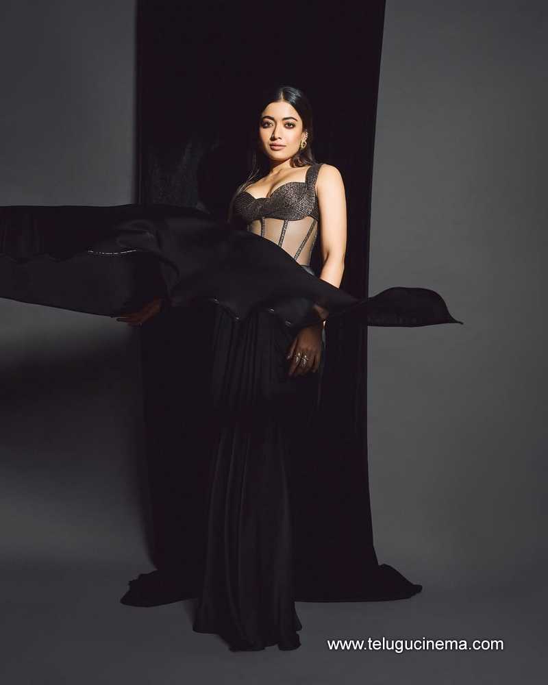 rashmika stills 200525 01