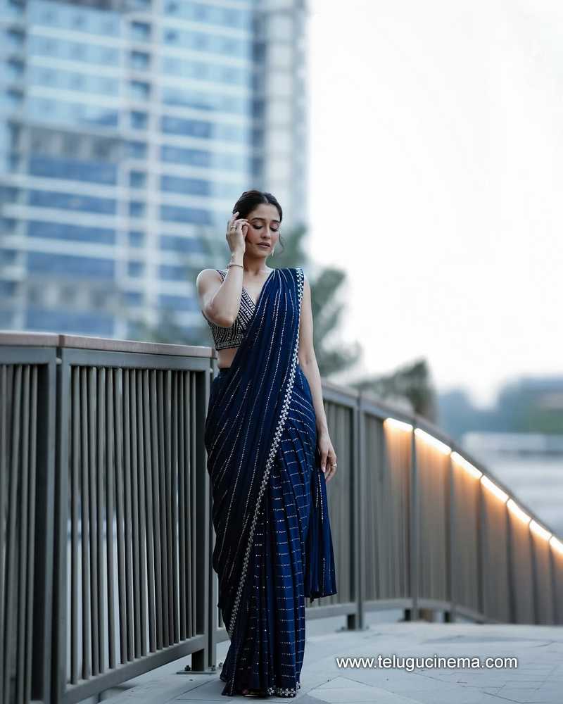 regina stills 070525 03
