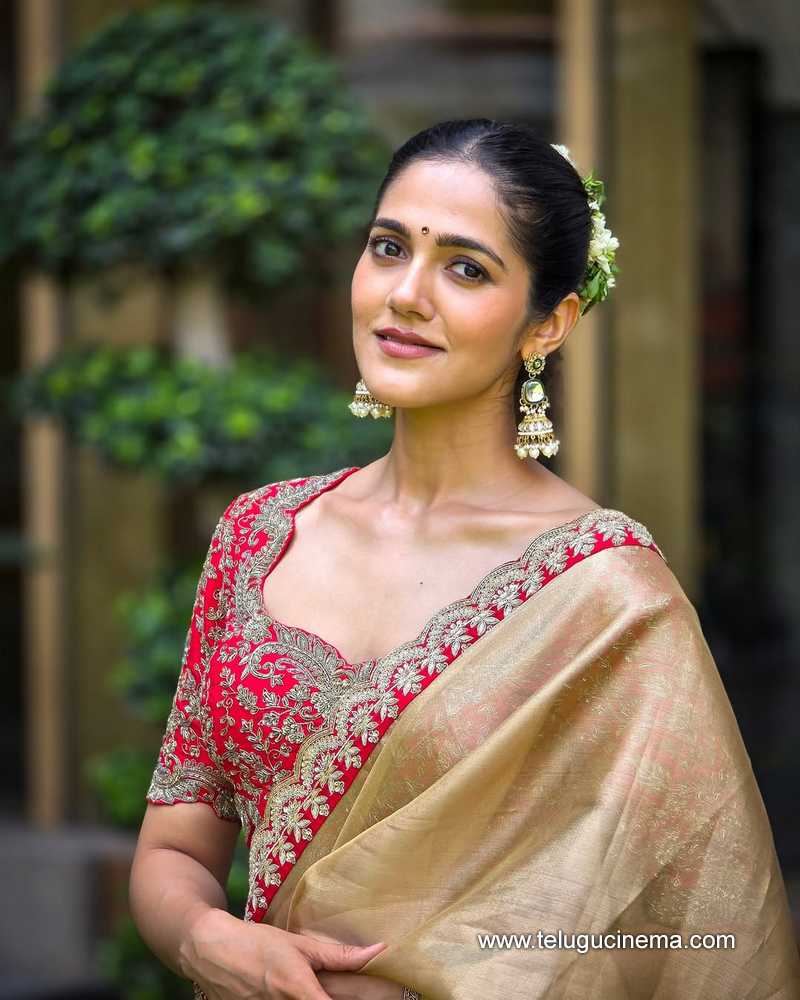 simran stills 150525 03