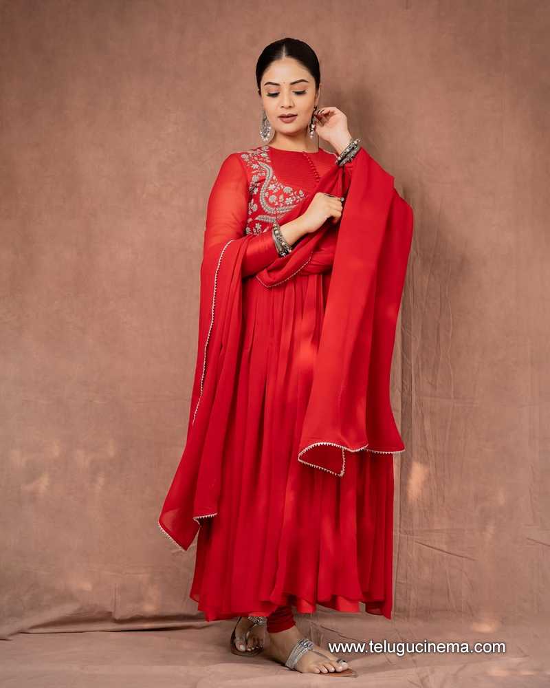 sreemukhi stills 300525 11