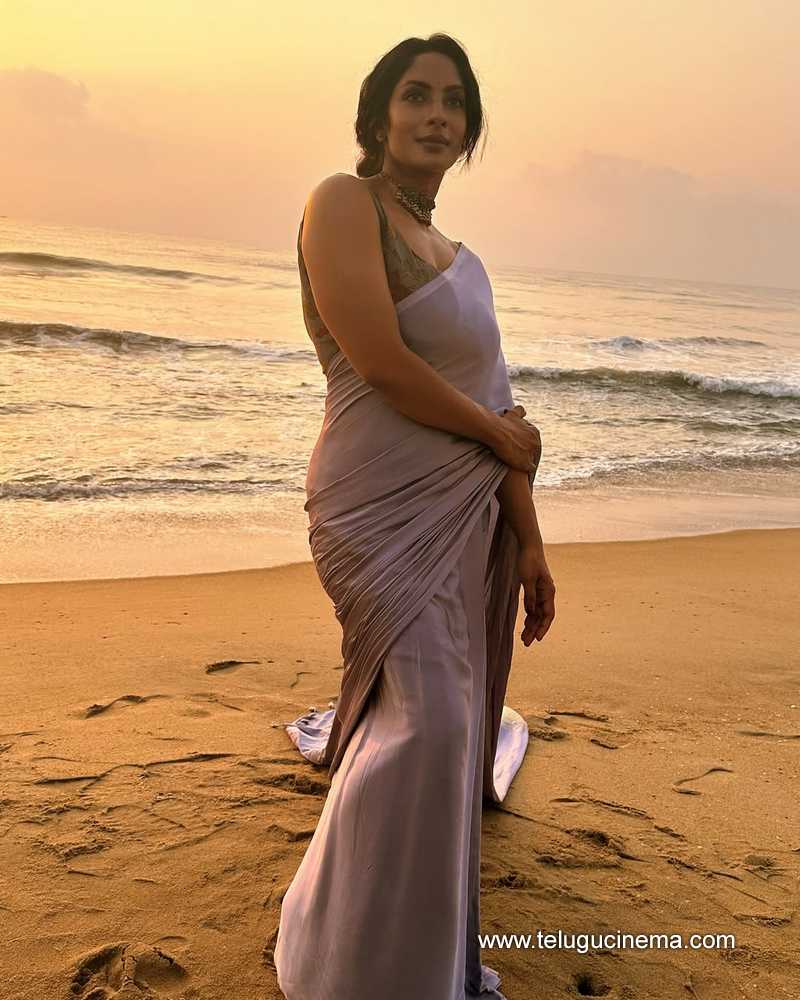 sriyareddy stills 170525 04