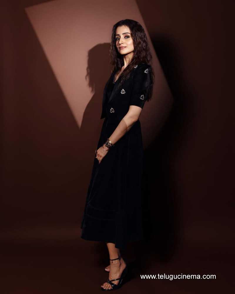 trisha stills 220525 02