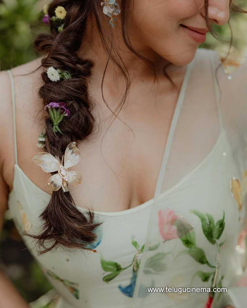 wamiqa stills 120525 03