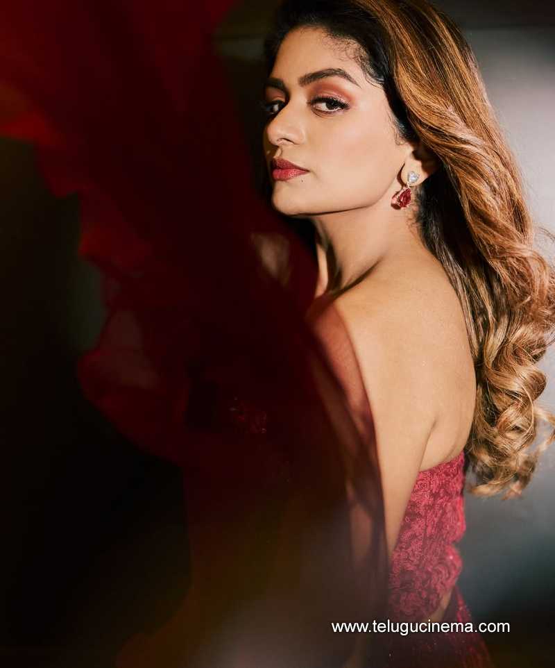 aditi stills 170625 02