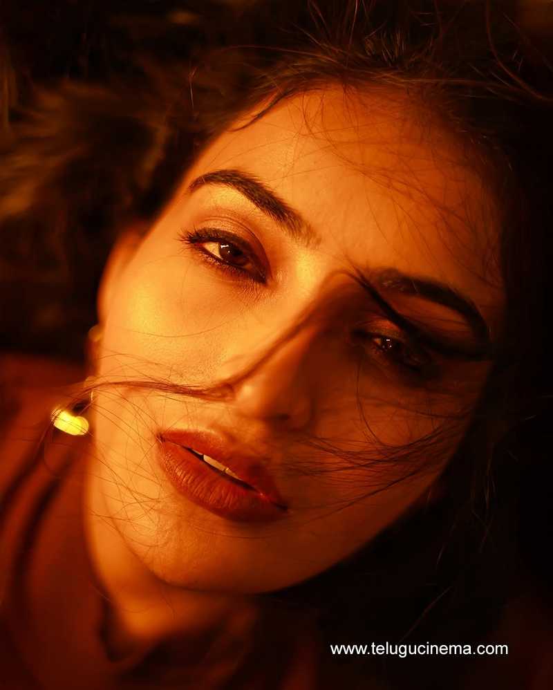 ananya stlls 300625 04