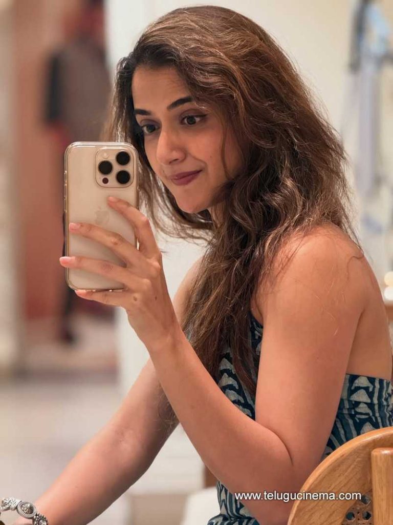 ashika stills 160625 07