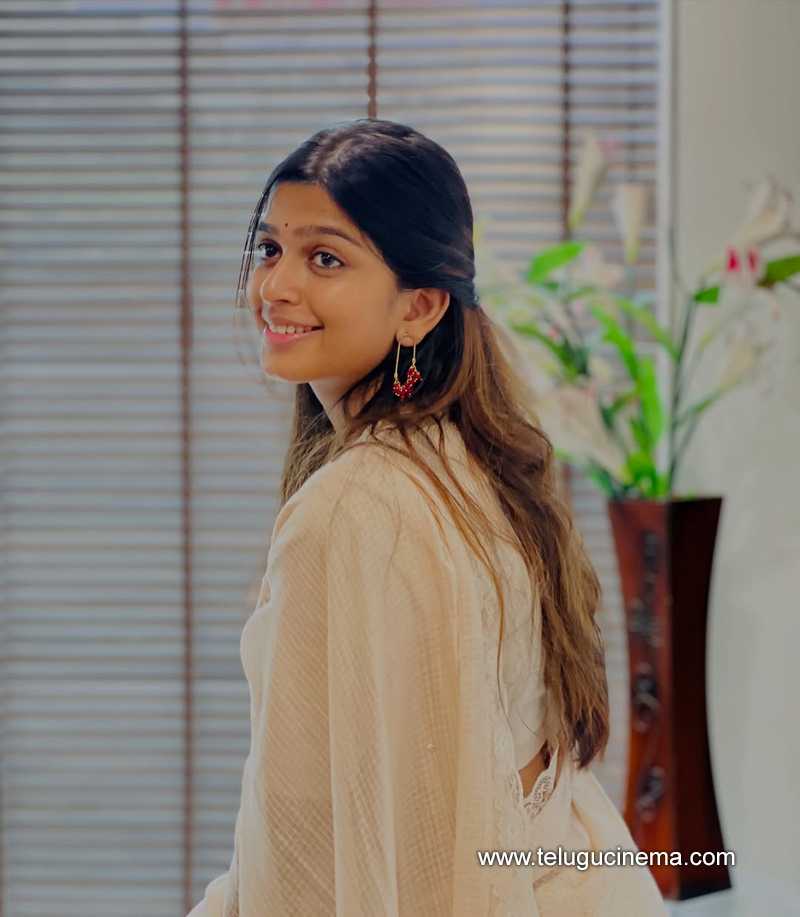 avanthika stills 180625 04