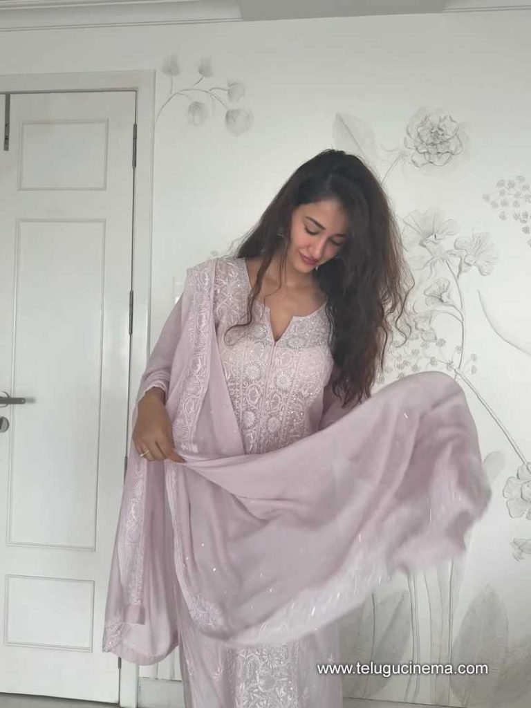 disha stills 140625 04