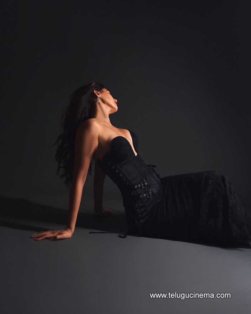 dishapatani stills 030625 05