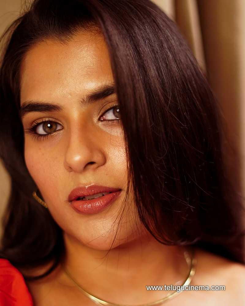 kavya stills 130625 04