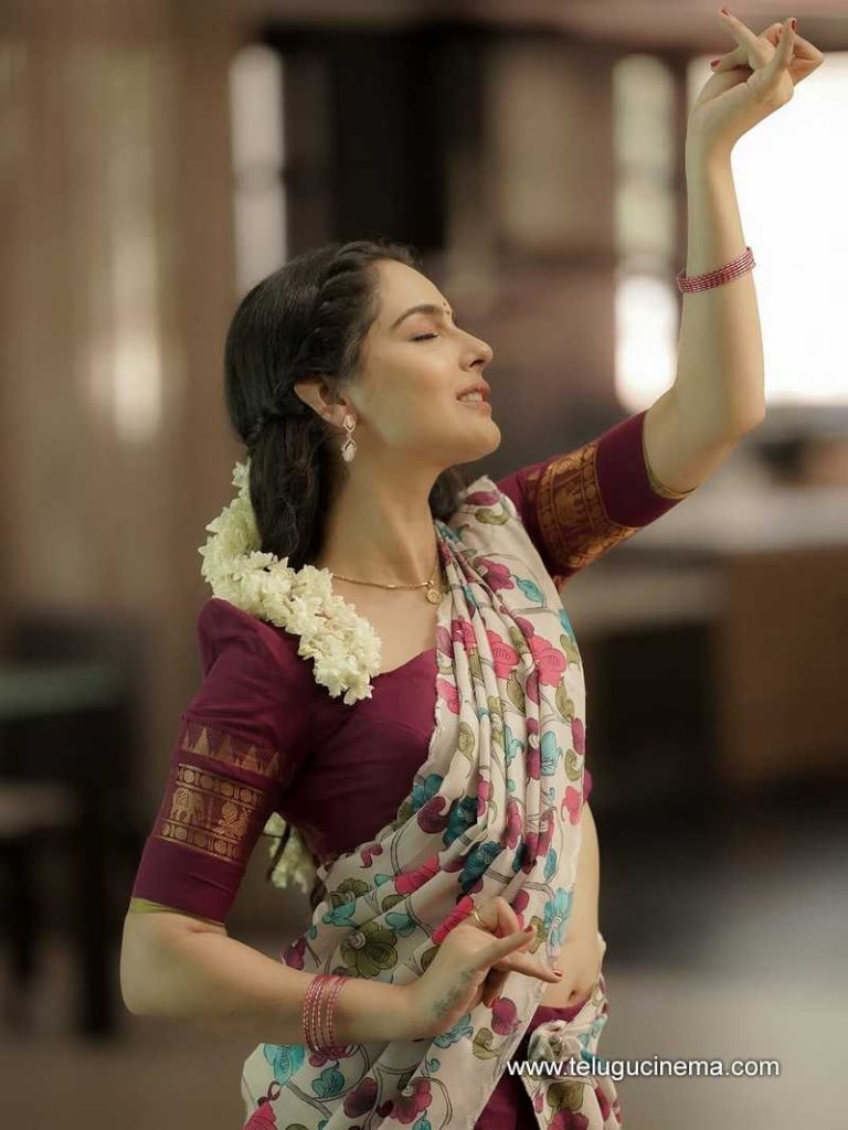 malvi stills 170625 03