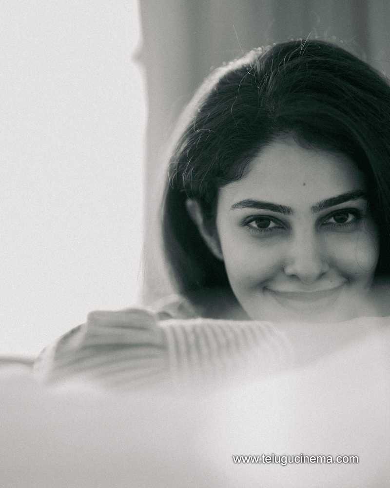 manasa stills 140625 06