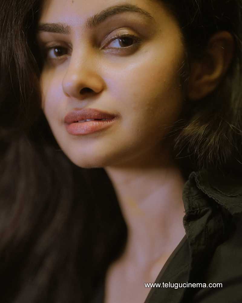 manasa stills 250625 03