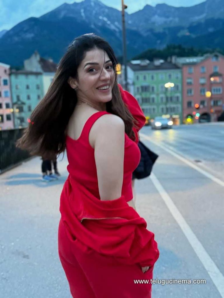 mehreen stills 020625 08