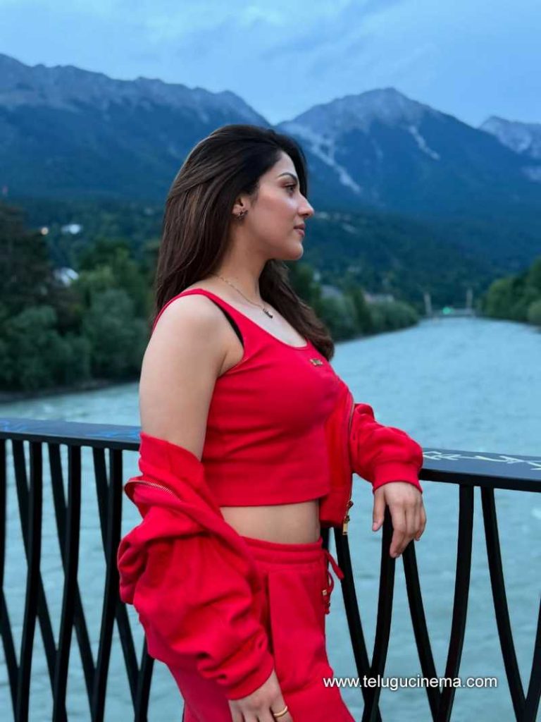 mehreen stills 020625 10