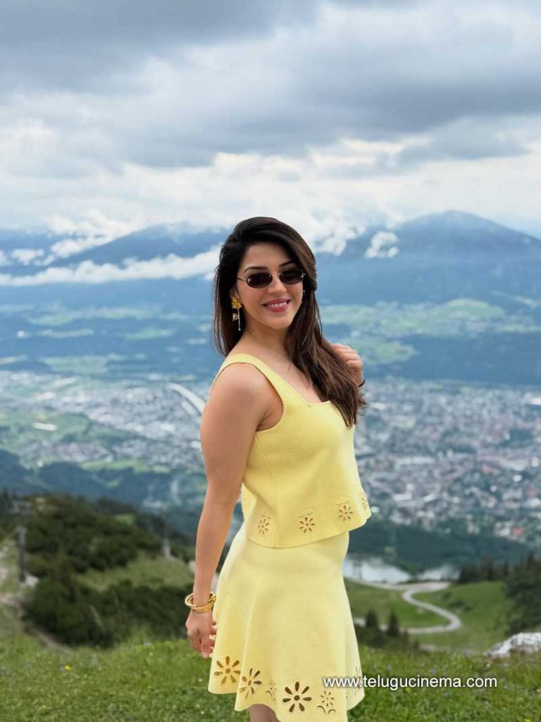 mehreen stills 060625 01